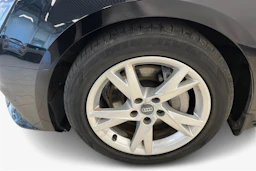 Musta Audi A4 2018 kuva 9.