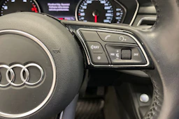 Musta Audi A4 2018 kuva 12.