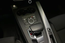 Musta Audi A4 2018 kuva 14.