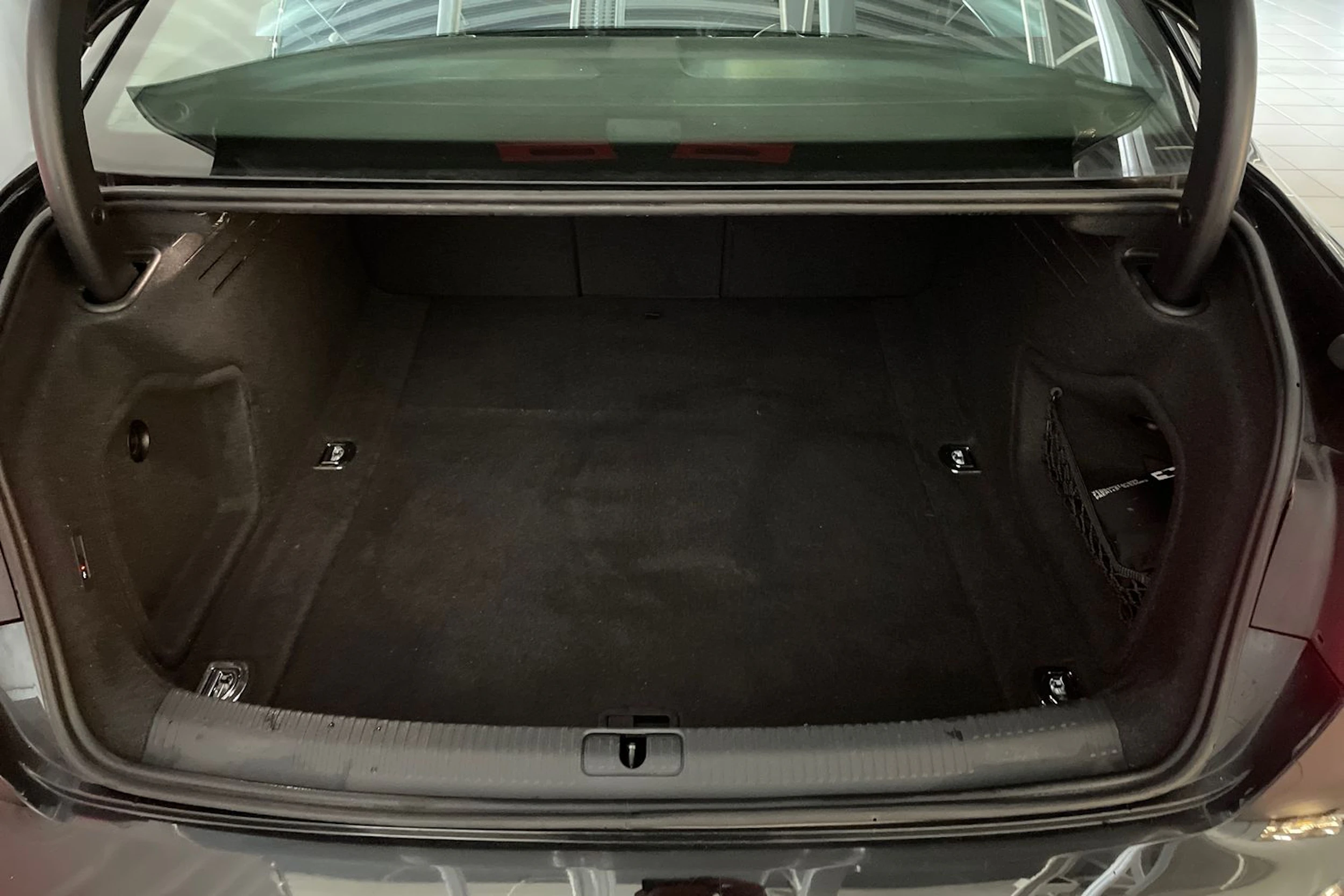 Musta Audi A4 2018 kuva 17.
