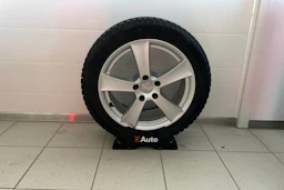 Musta Audi A4 2018 kuva 19.