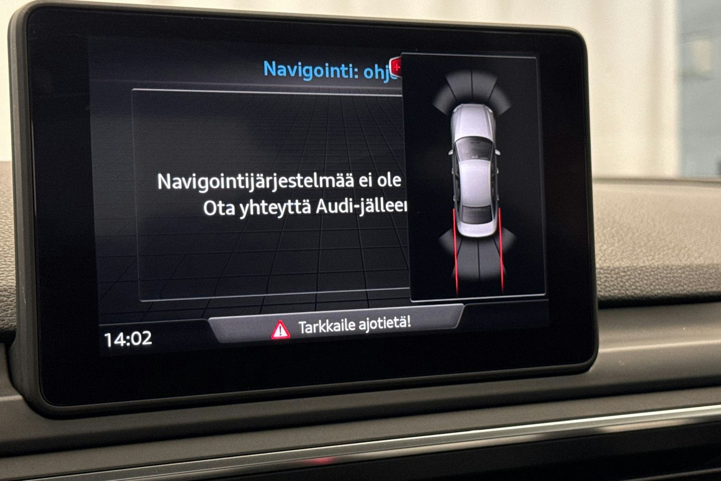 harmaa Audi A4 2018 kuva 16.