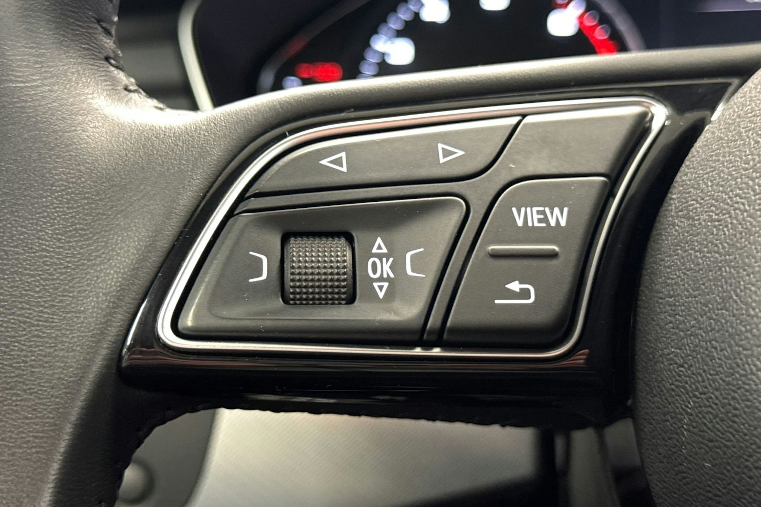 harmaa Audi A4 2018 kuva 18.