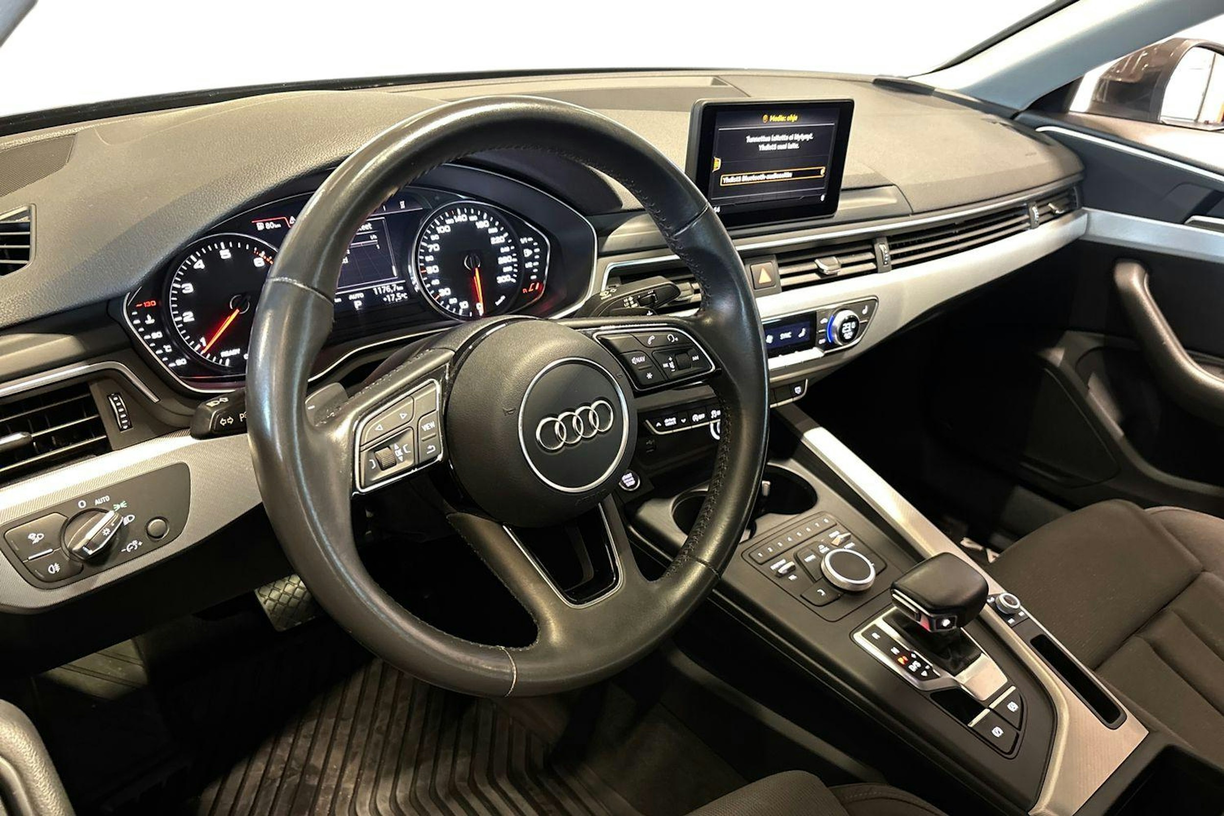 Vihreä Audi A4 2018 kuva 6.