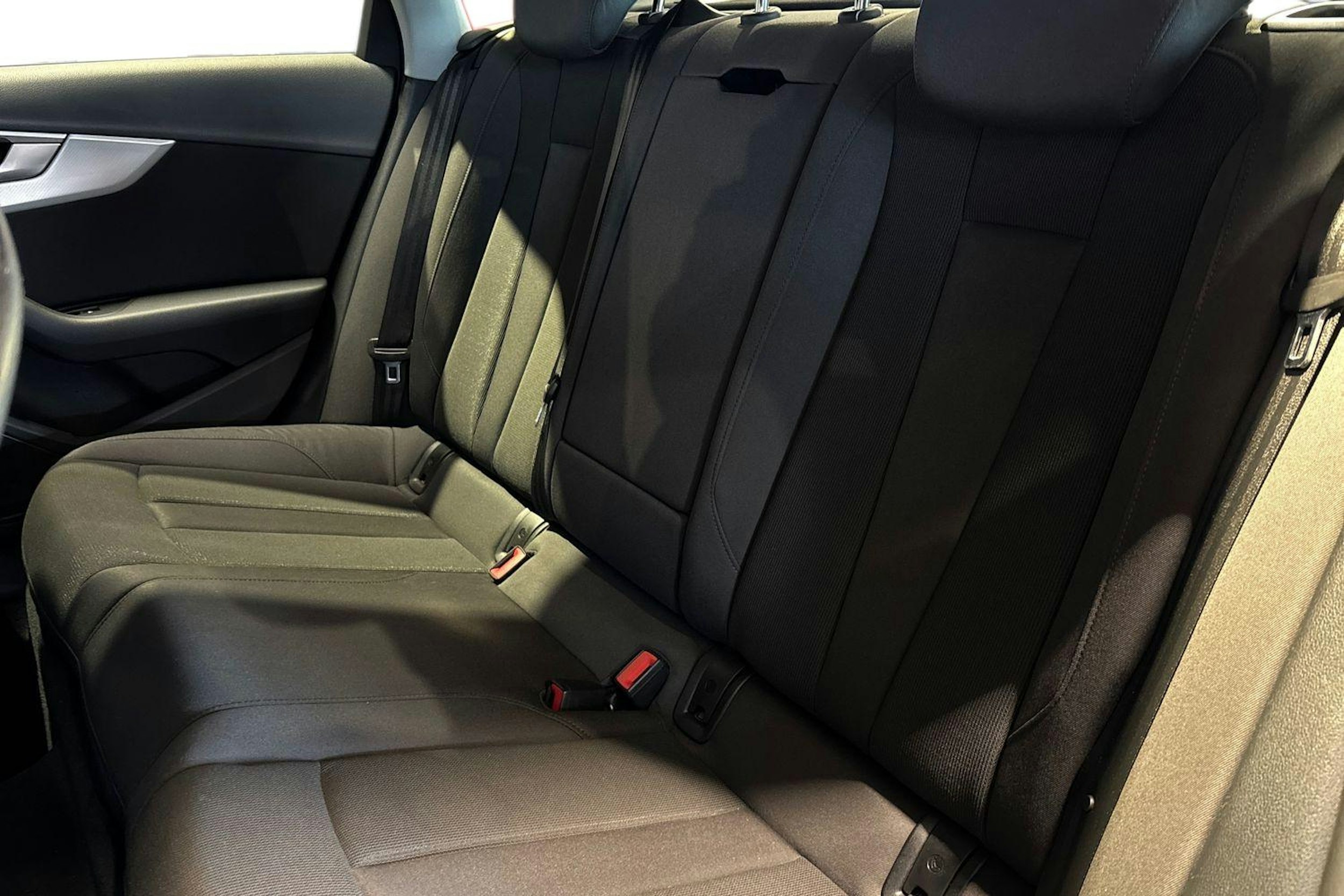 Vihreä Audi A4 2018 kuva 8.