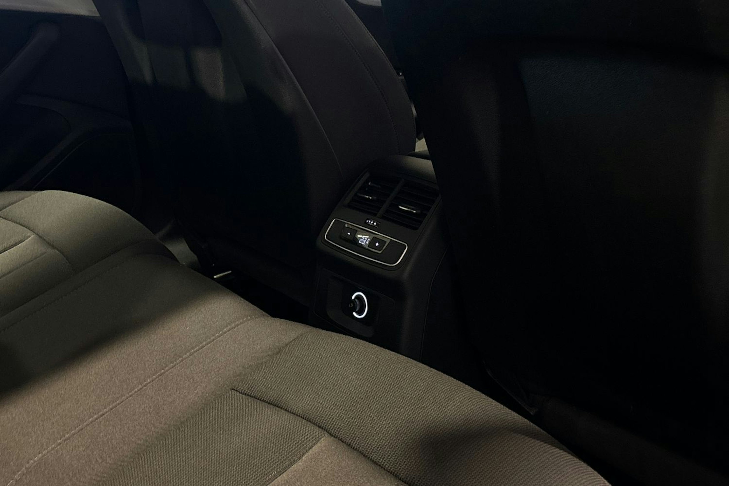 Vihreä Audi A4 2018 kuva 15.