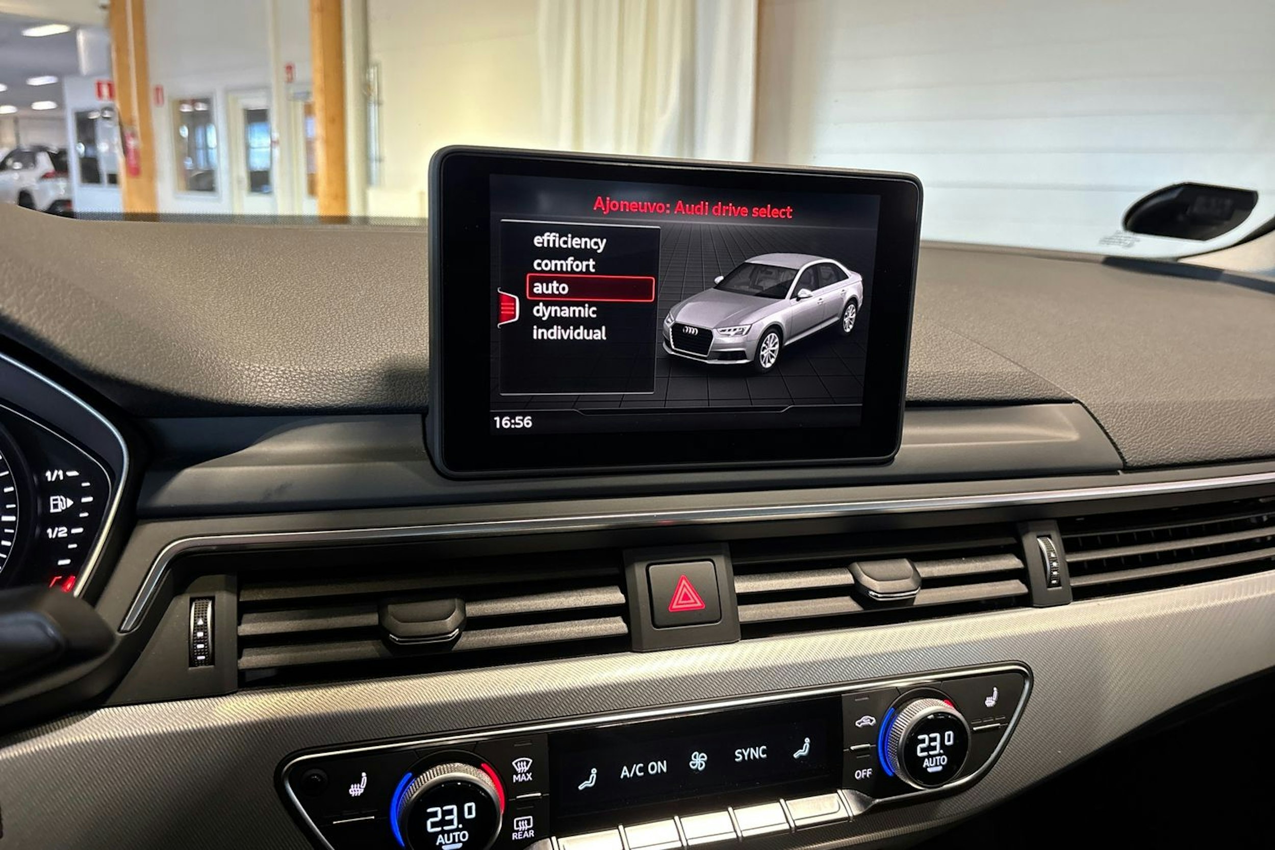 Vihreä Audi A4 2018 kuva 24.