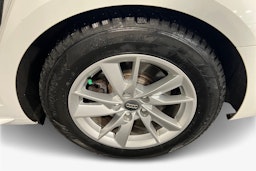 valkoinen Audi A4 2018 kuva 9.