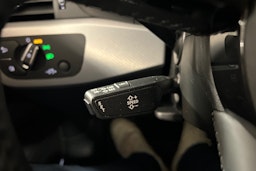 valkoinen Audi A4 2018 kuva 14.