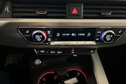 valkoinen Audi A4 2018 kuva 16.