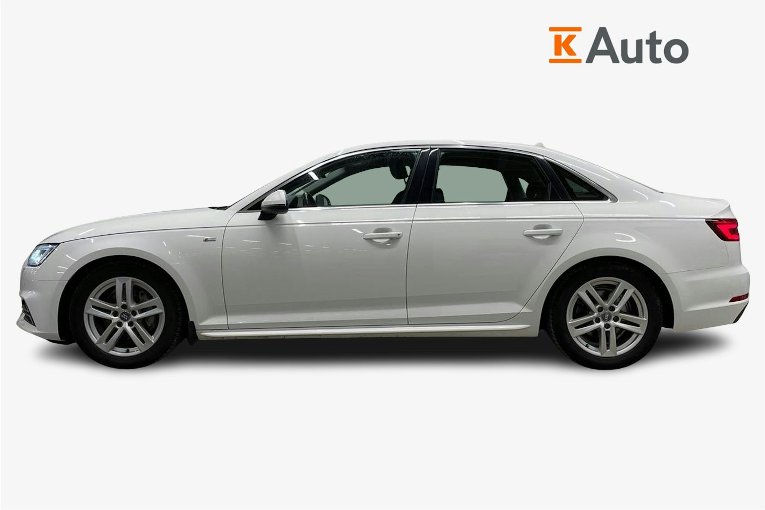 valkoinen Audi A4 2018 kuva 6.
