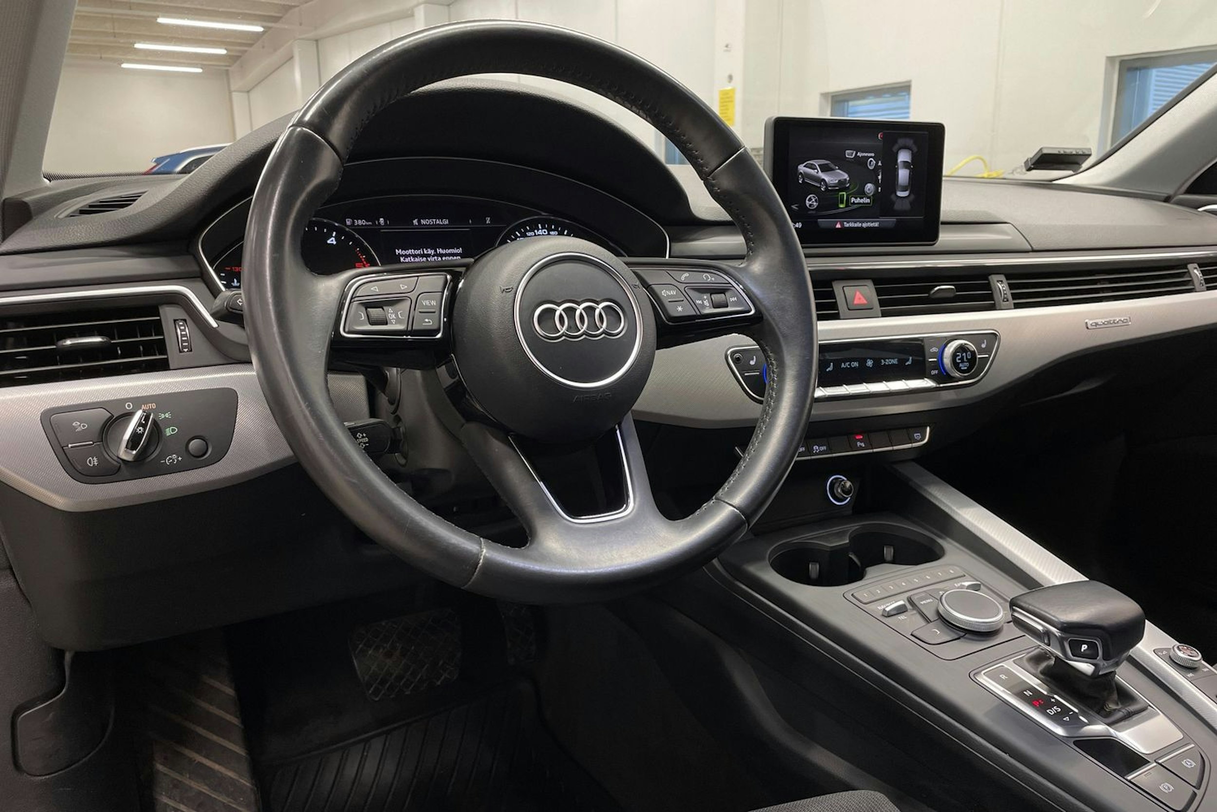 valkoinen Audi A4 2018 kuva 26.