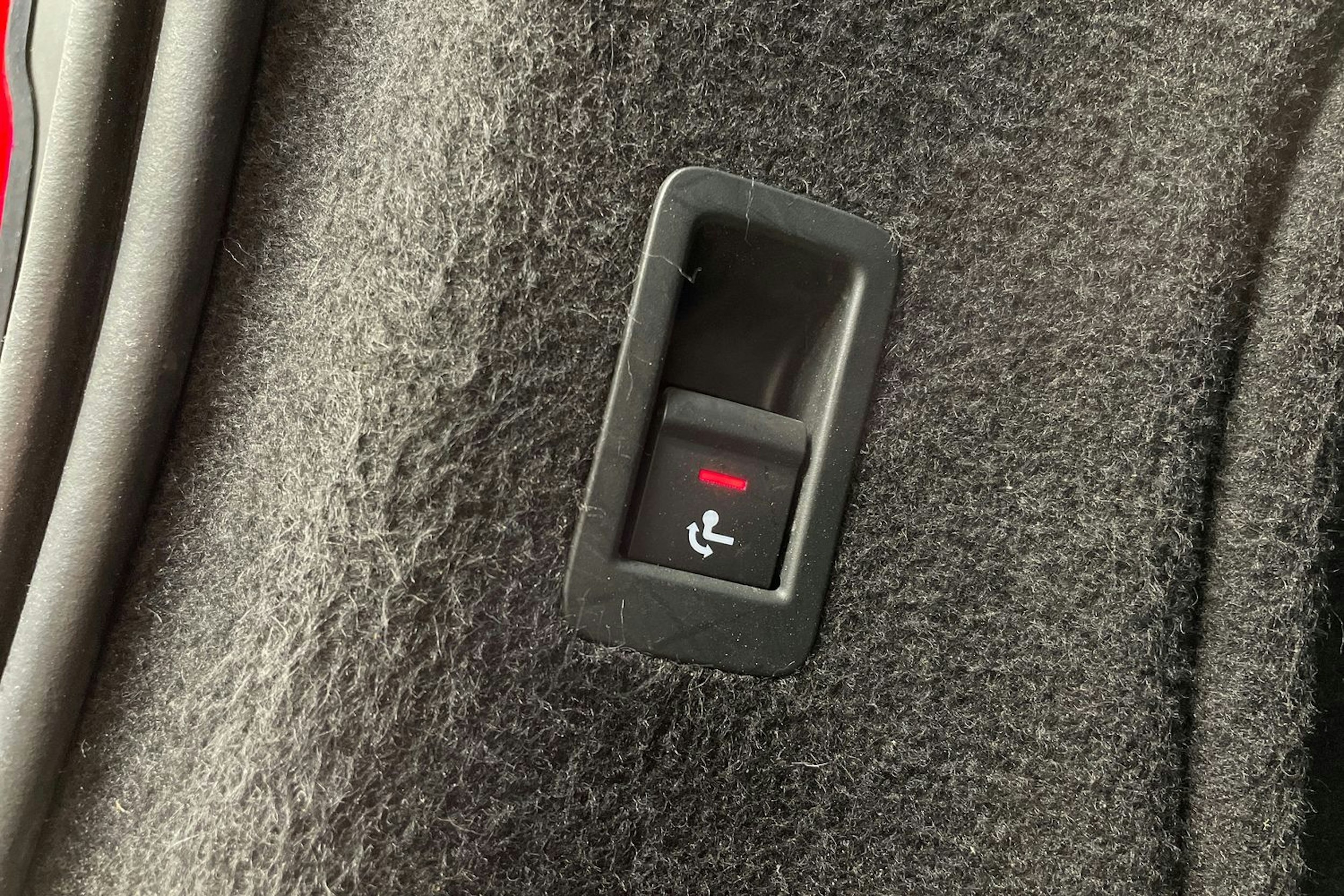 valkoinen Audi A4 2018 kuva 30.