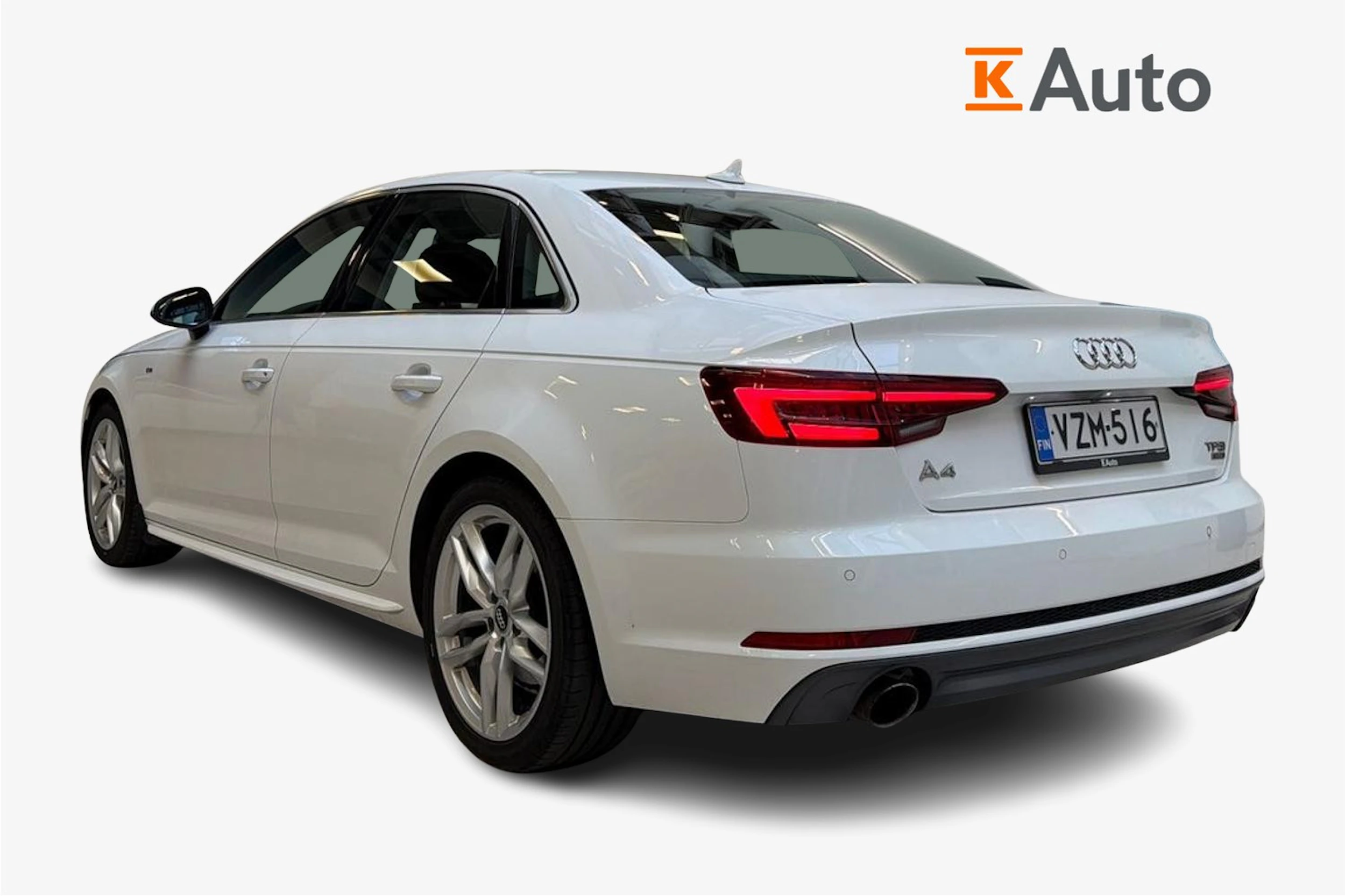 valkoinen Audi A4 2018 kuva 2.