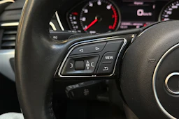 valkoinen Audi A4 2018 kuva 14.