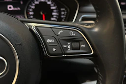 valkoinen Audi A4 2018 kuva 15.