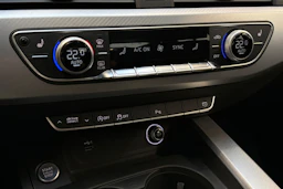 valkoinen Audi A4 2018 kuva 20.