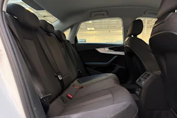 valkoinen Audi A4 2018 kuva 23.