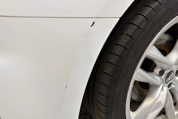 valkoinen Audi A4 2018 kuva 27.