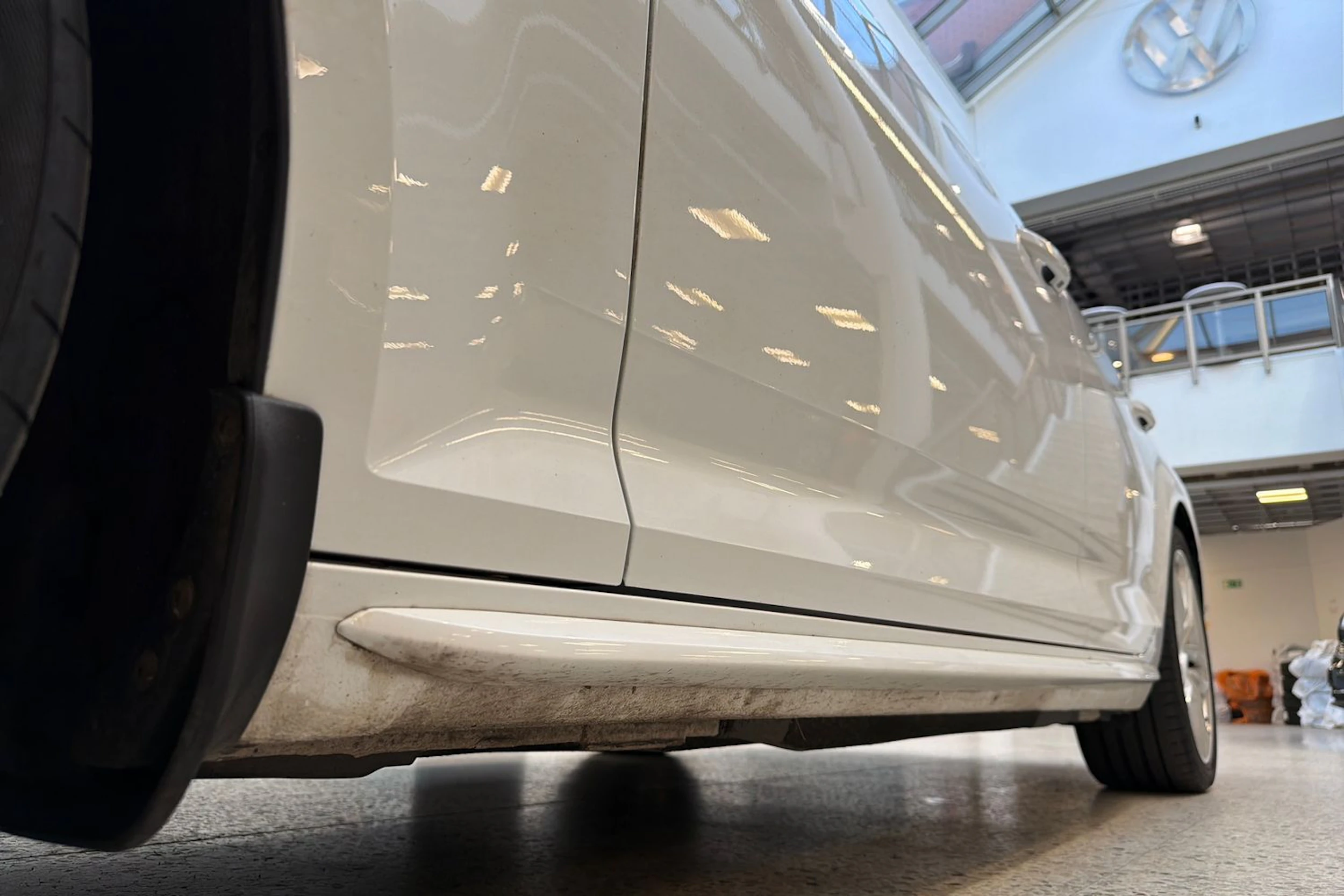 valkoinen Audi A4 2018 kuva 28.