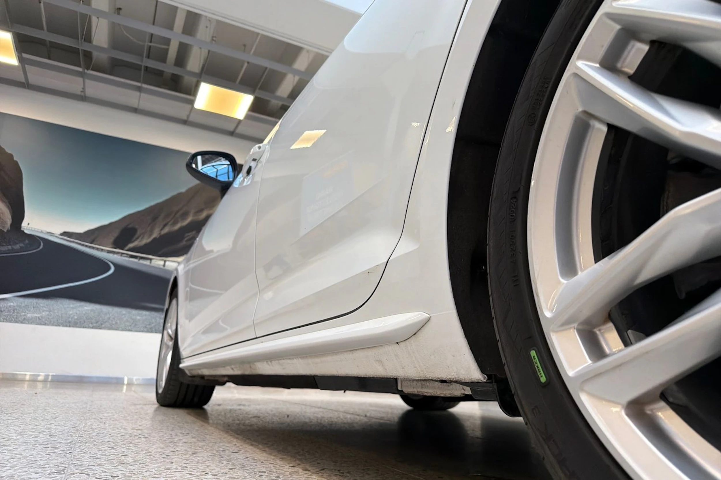 valkoinen Audi A4 2018 kuva 29.