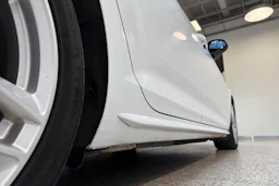 valkoinen Audi A4 2018 kuva 32.