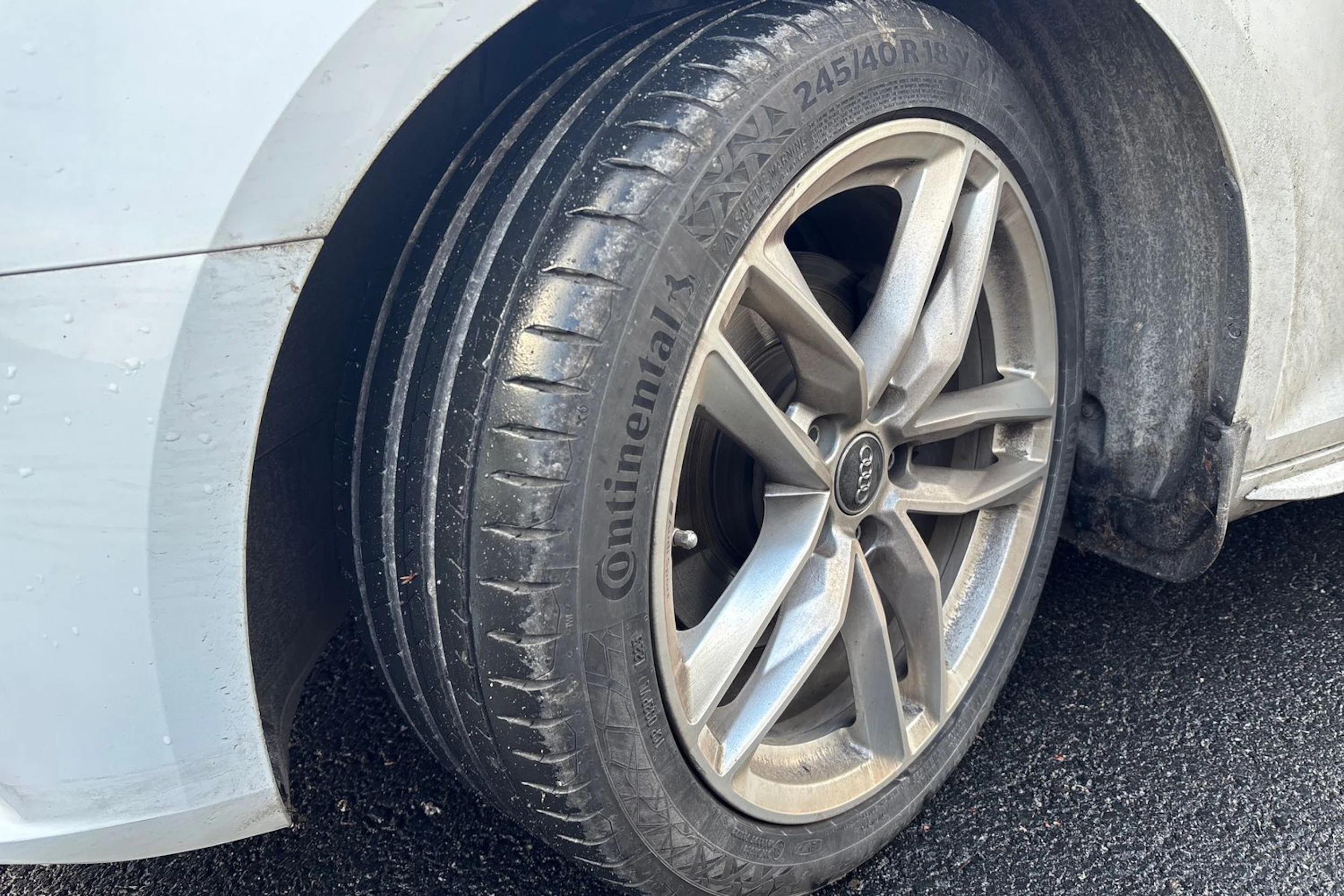 valkoinen Audi A4 2018 kuva 4.