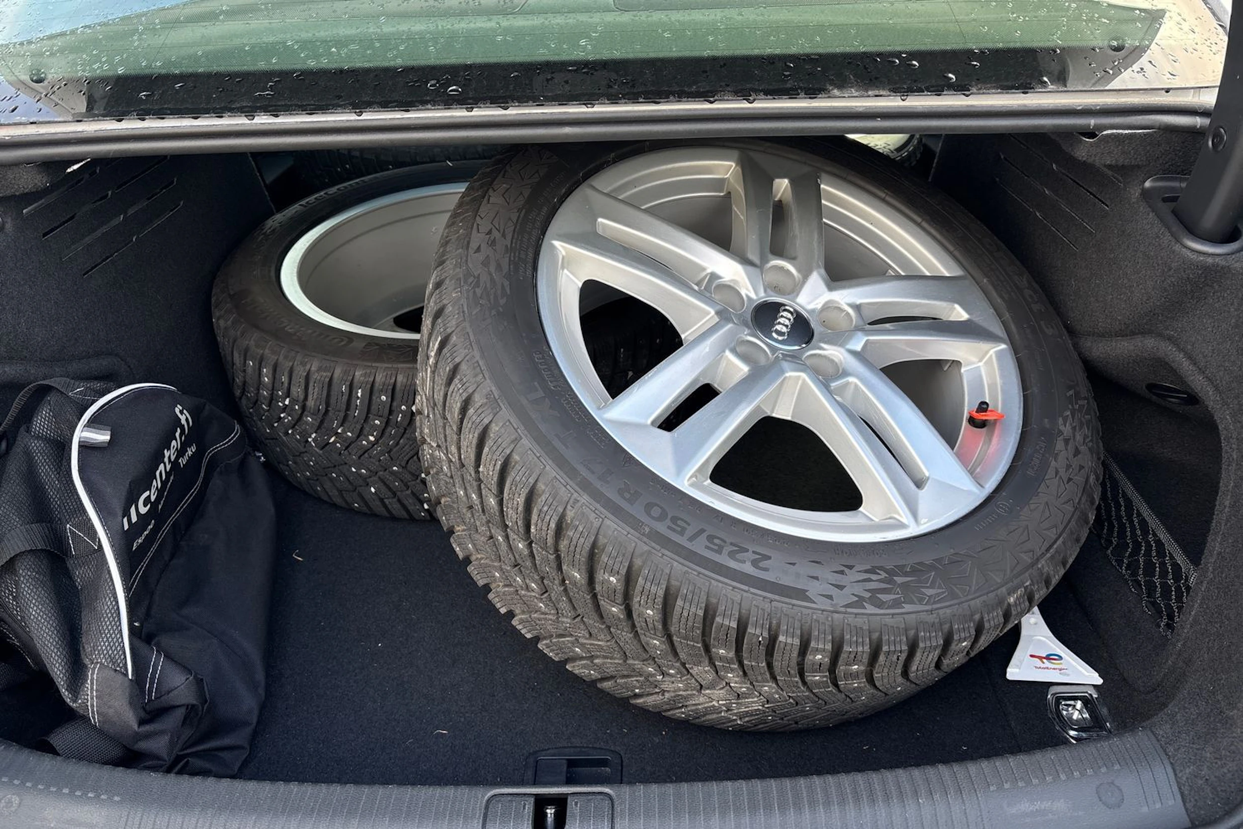 valkoinen Audi A4 2018 kuva 5.