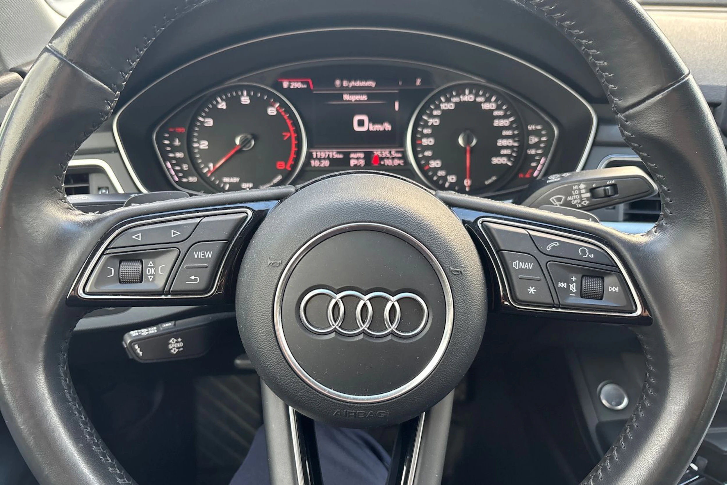 valkoinen Audi A4 2018 kuva 7.