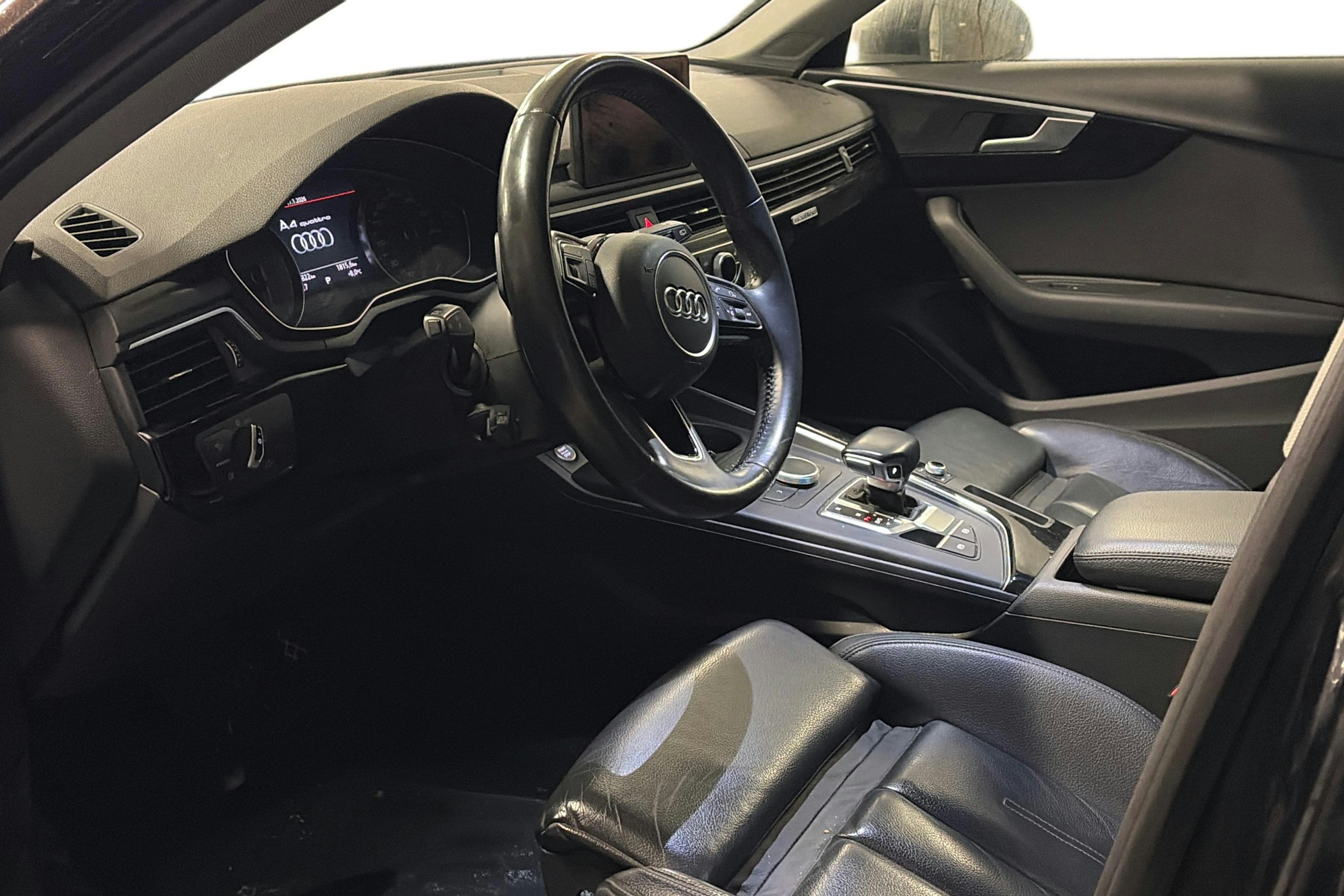 musta Audi A4 2018 kuva 3.