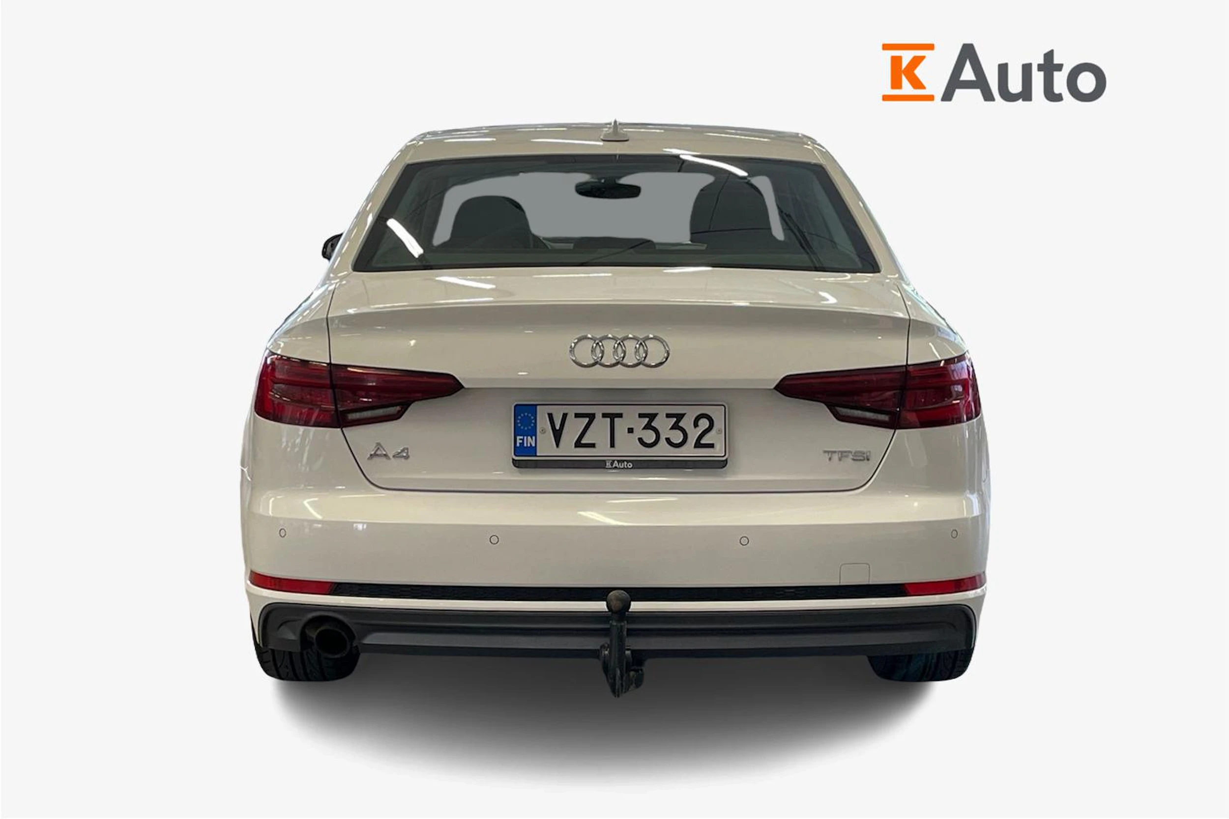 valkoinen Audi A4 2018 kuva 3.