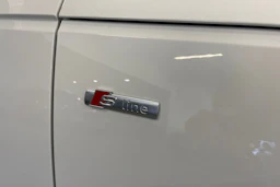 valkoinen Audi A4 2018 kuva 16.