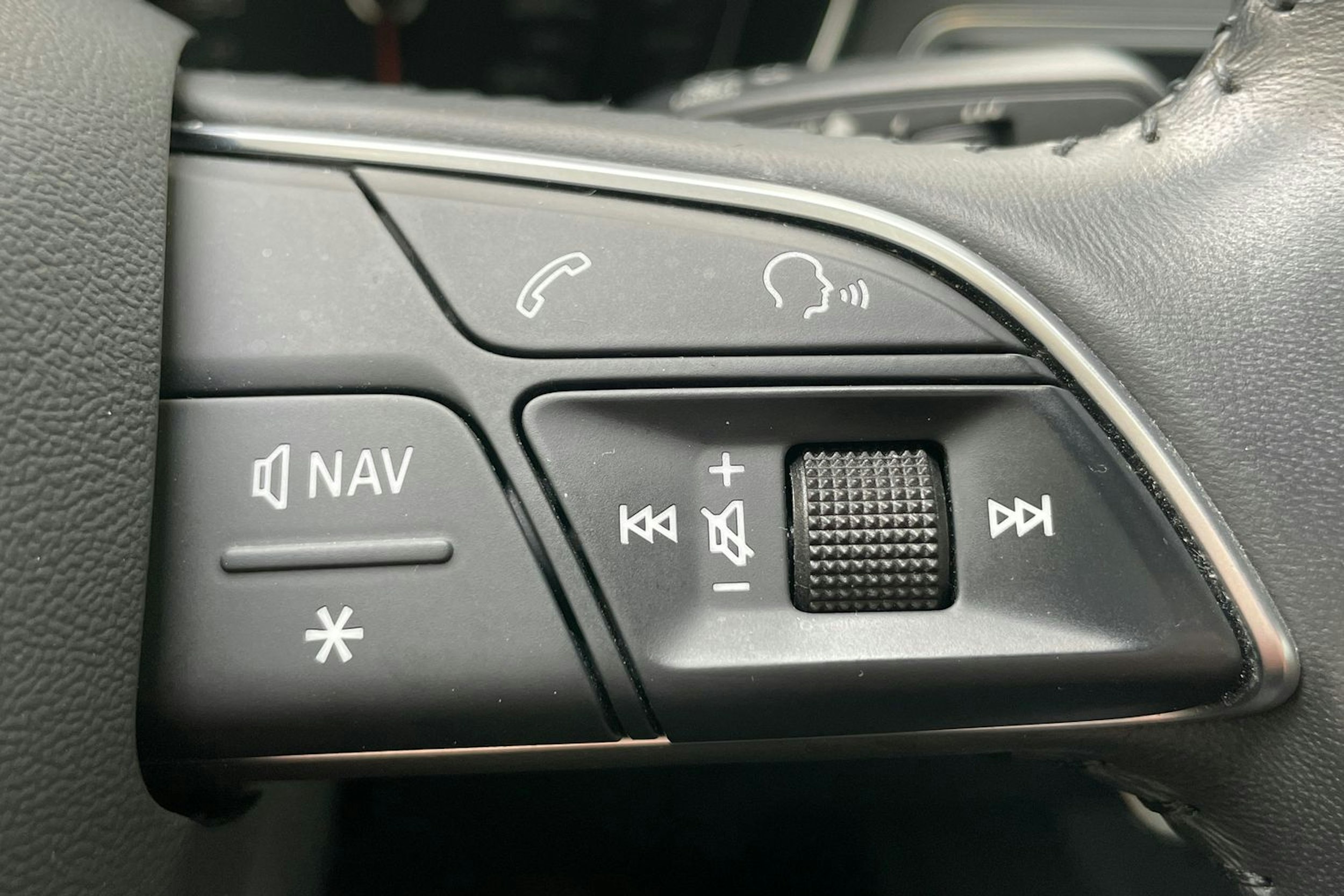 valkoinen Audi A4 2018 kuva 20.