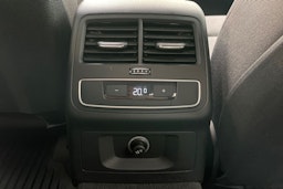 valkoinen Audi A4 2018 kuva 32.