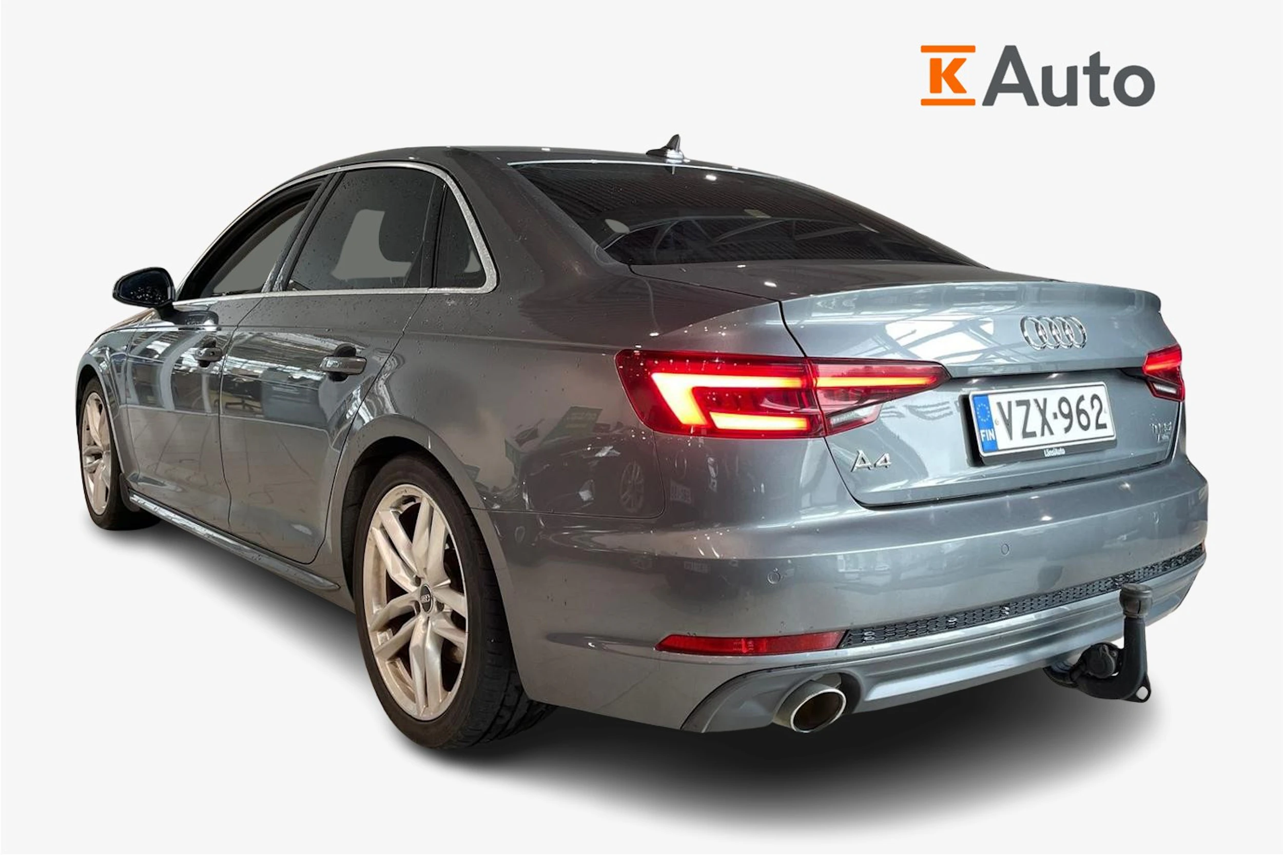 harmaa Audi A4 2018 kuva 2.