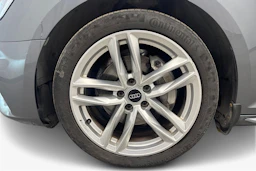 harmaa Audi A4 2018 kuva 12.