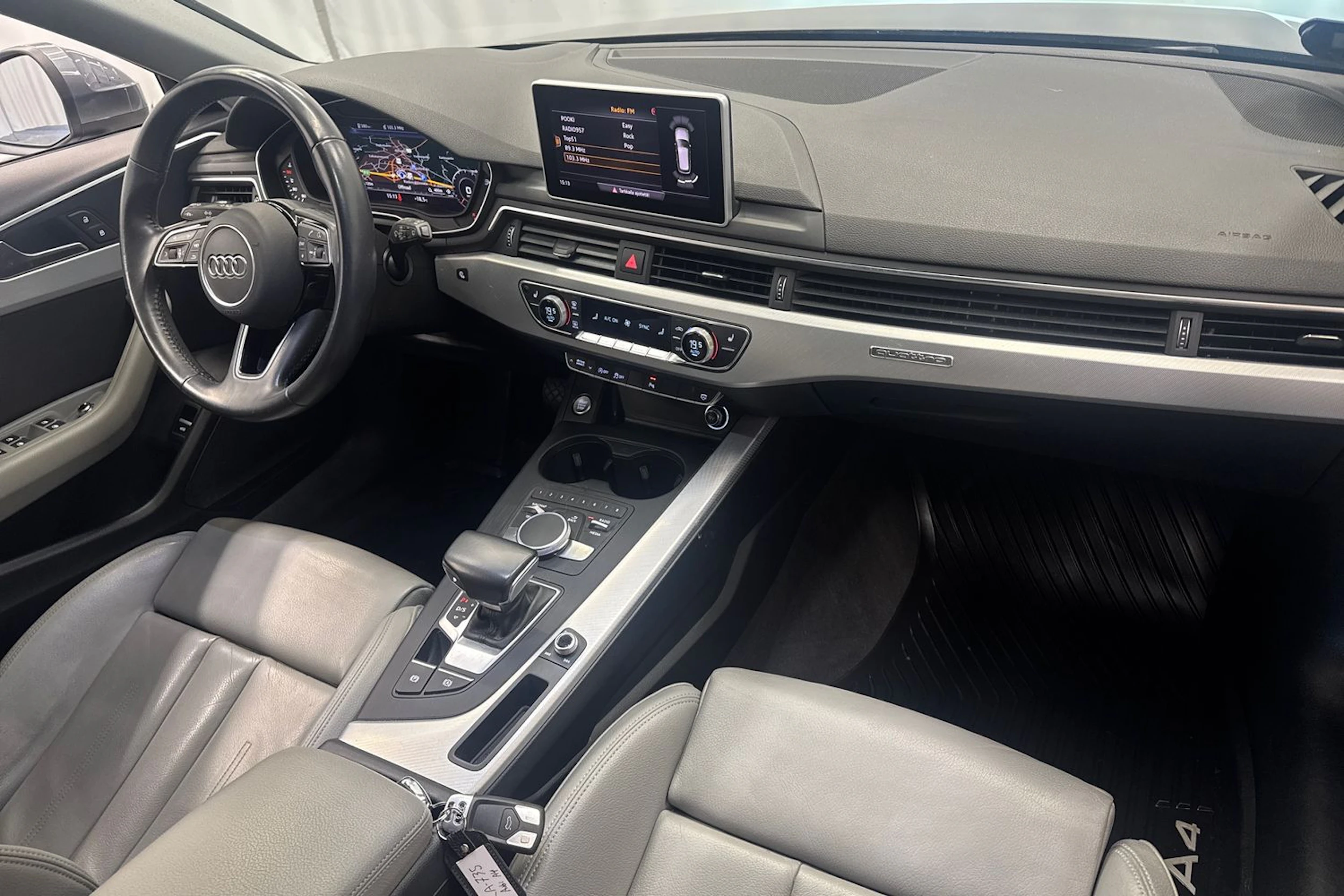 harmaa Audi A4 2018 kuva 16.