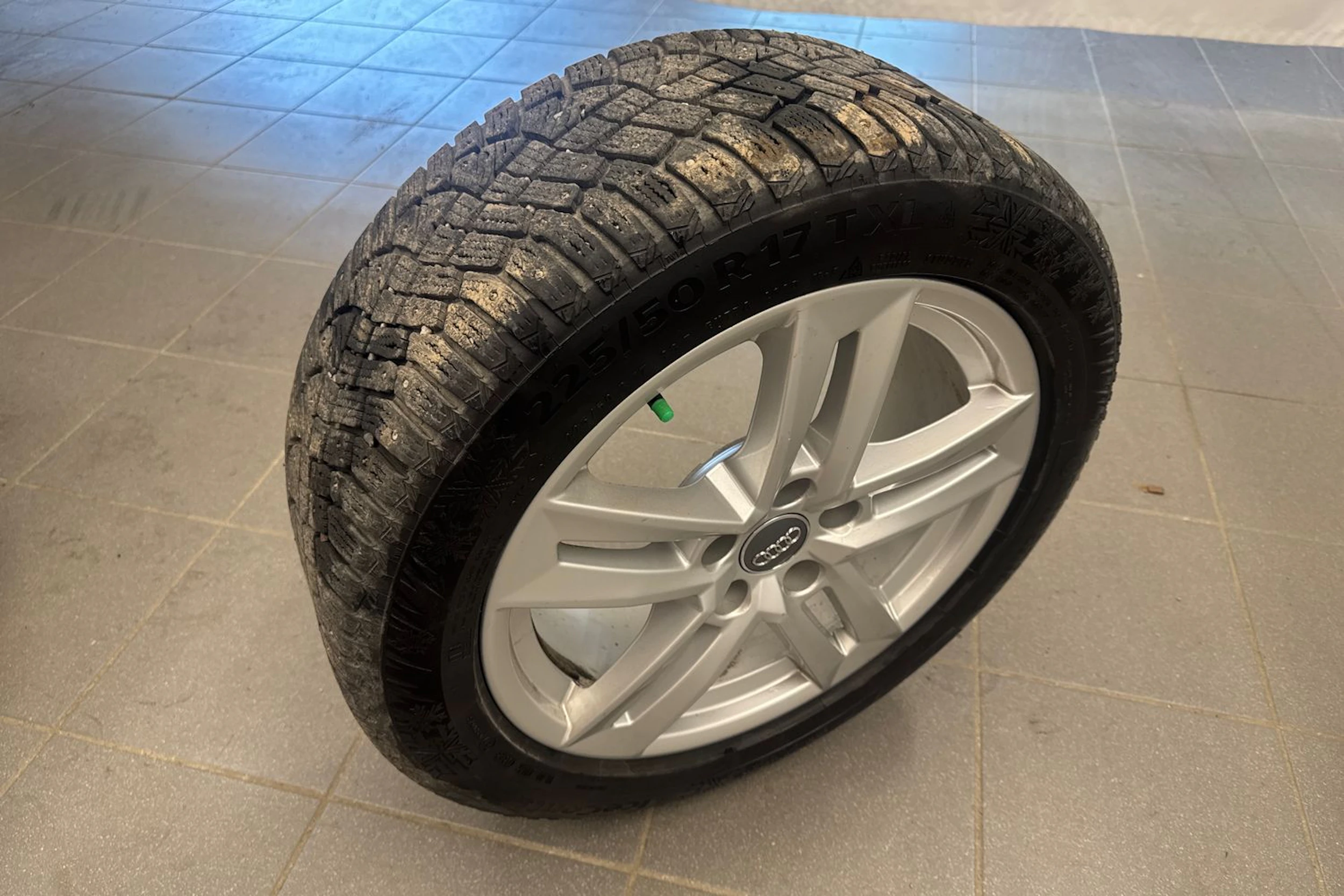 harmaa Audi A4 2018 kuva 17.