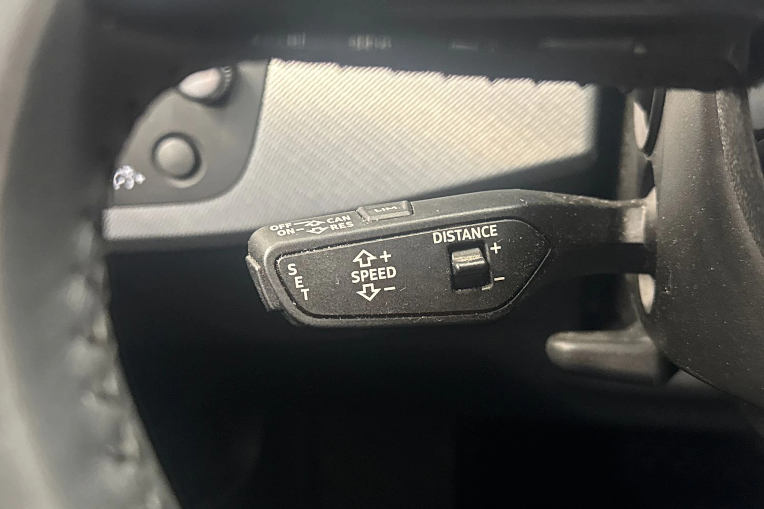 harmaa Audi A4 2018 kuva 21.