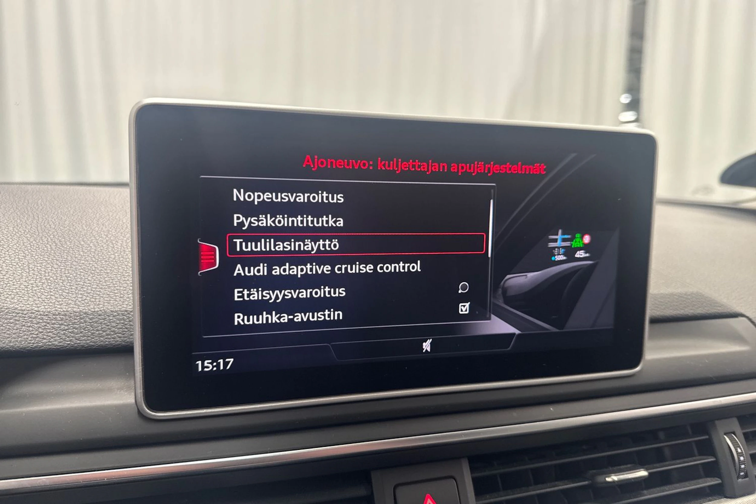 harmaa Audi A4 2018 kuva 27.