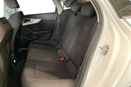 valkoinen Audi A4 2018 kuva 10.