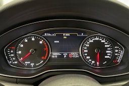 valkoinen Audi A4 2018 kuva 20.