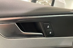 valkoinen Audi A4 2018 kuva 35.