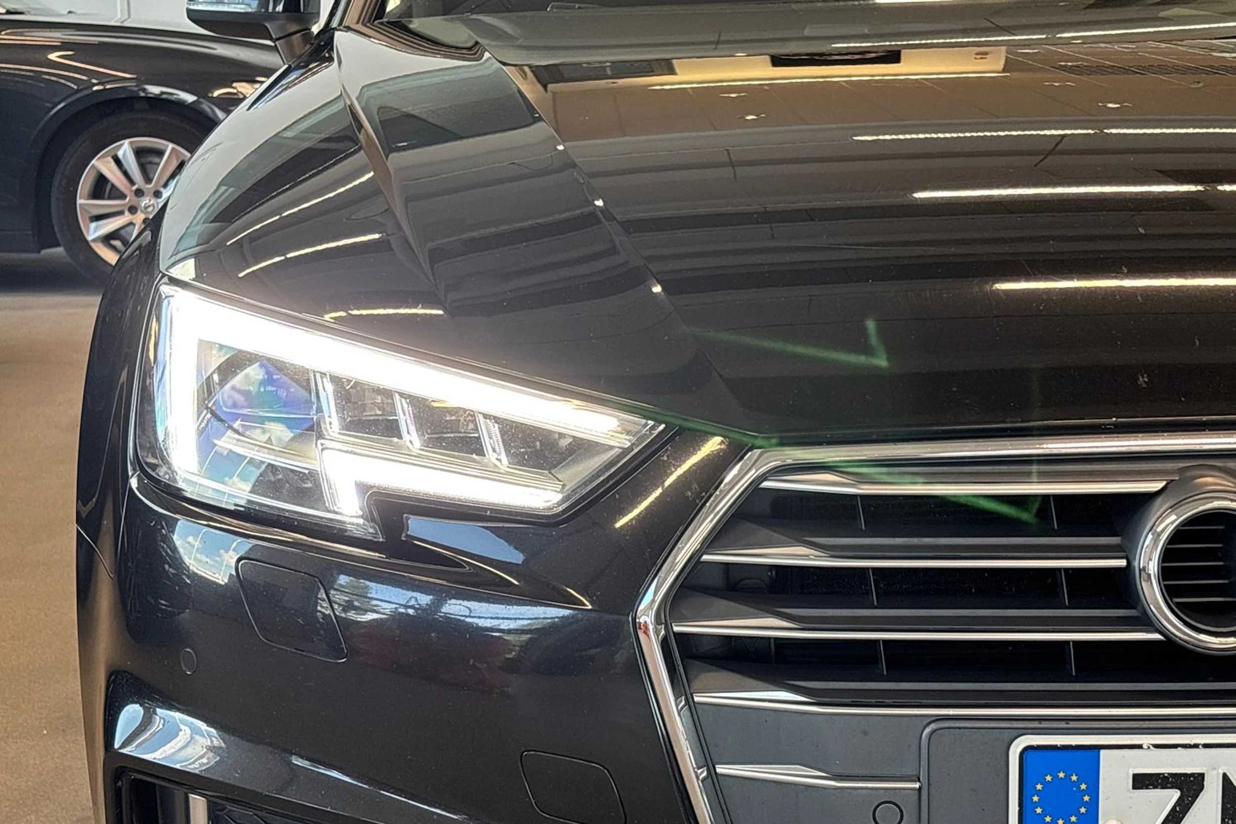 musta Audi A4 2018 kuva 4.