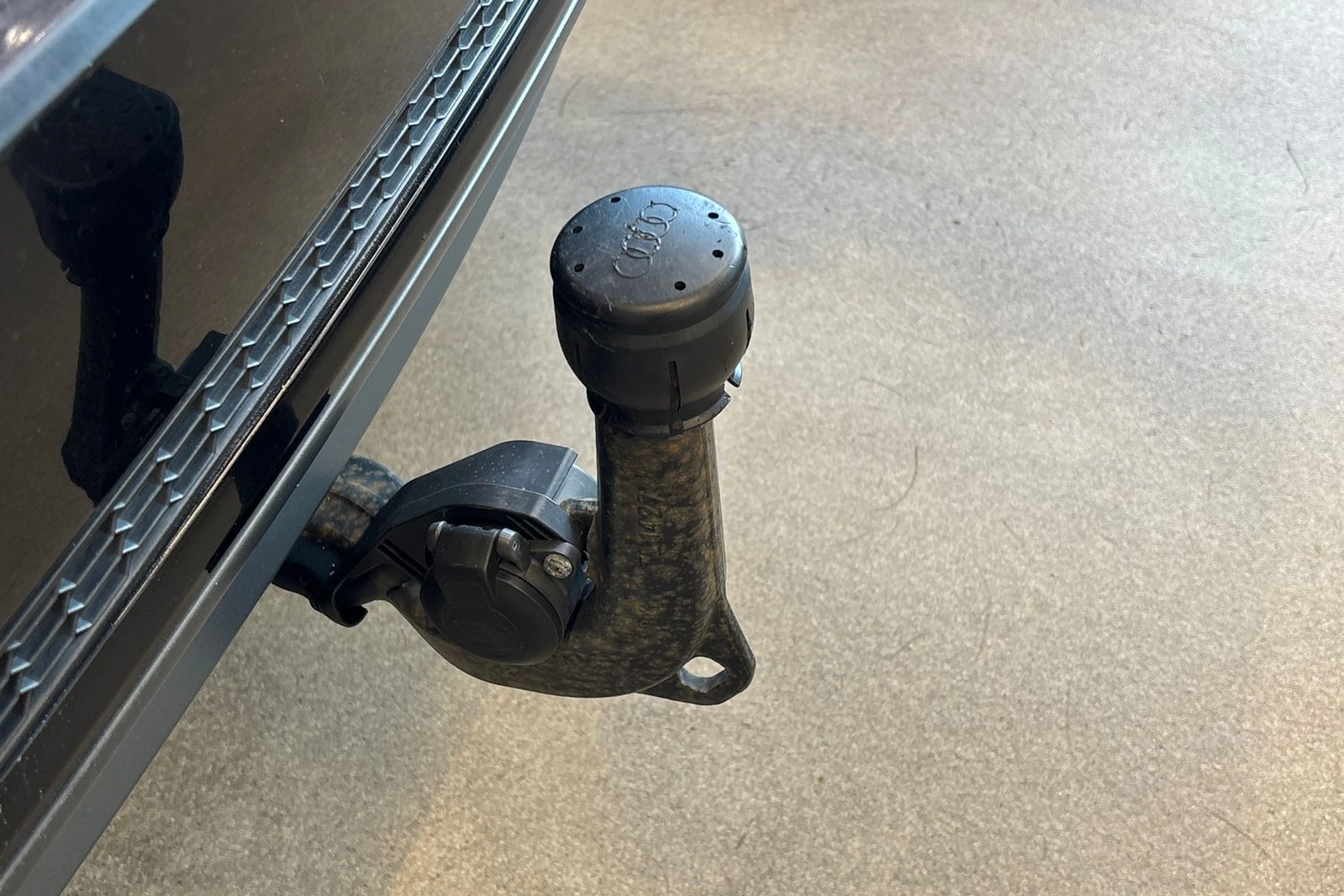 musta Audi A4 2018 kuva 5.