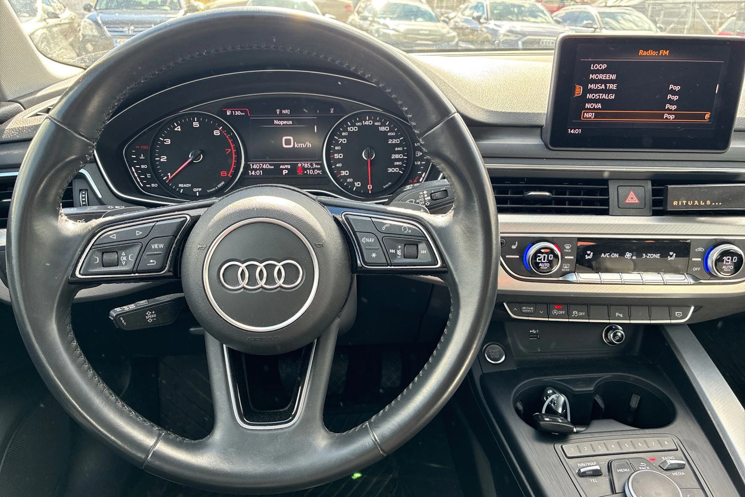 valkoinen Audi A4 2018 kuva 4.