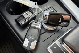 valkoinen Audi A4 2018 kuva 5.