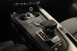 valkoinen Audi A4 2018 kuva 21.