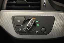 valkoinen Audi A4 2018 kuva 22.