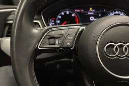 valkoinen Audi A4 2018 kuva 23.
